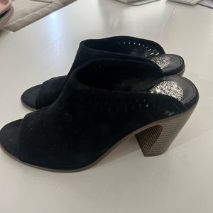 vince camuto black suede open toe slip ons - 7.5